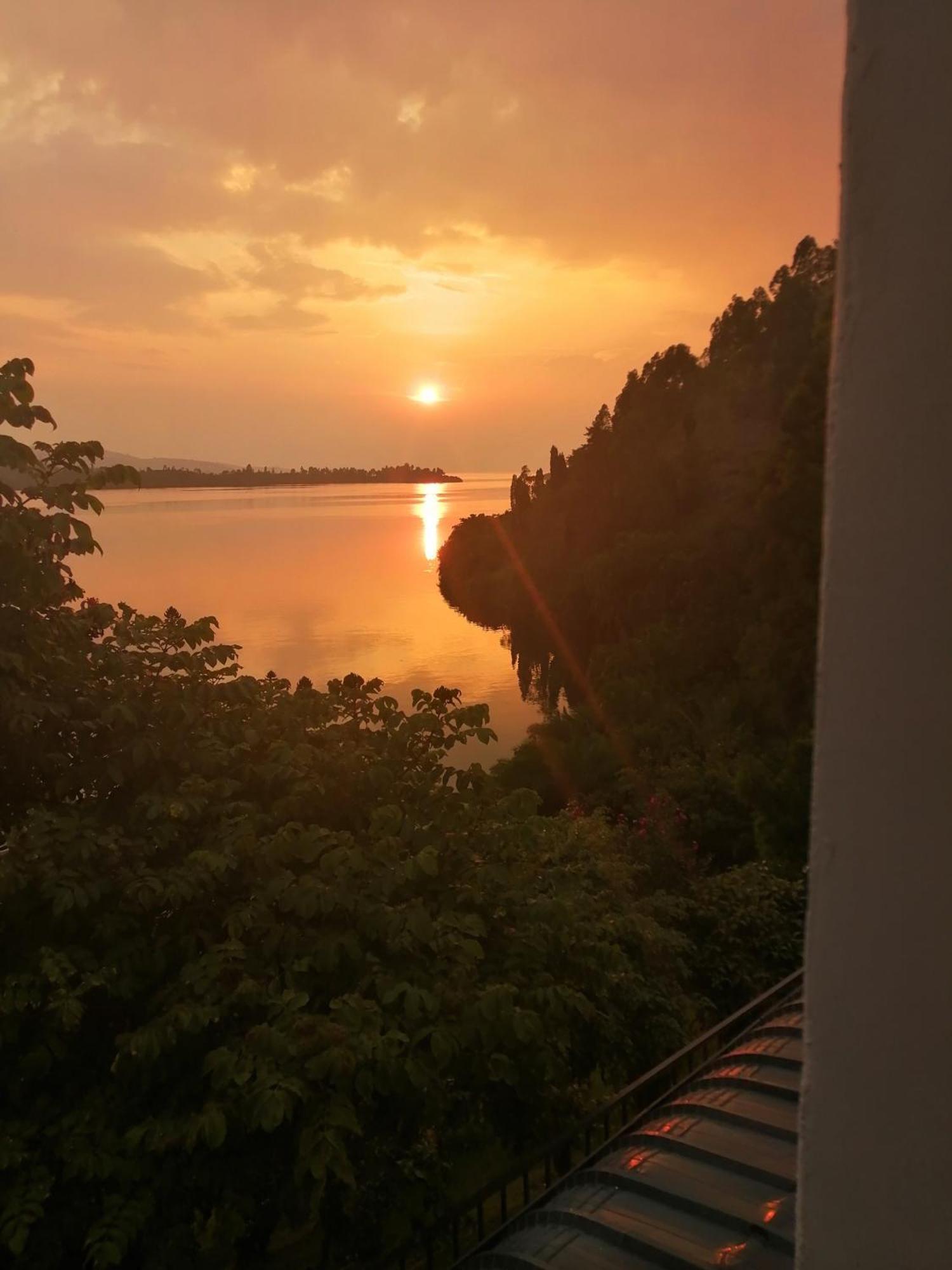 Inn On The Lake Kibuye Exterior photo